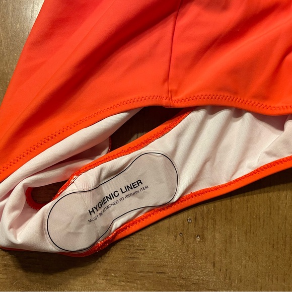 Cupshe NWT One-piece Swimsuit. Size L - Picture 7 of 9